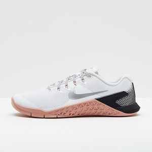 Nike Metcon 4 White/Metallic Silver NIB